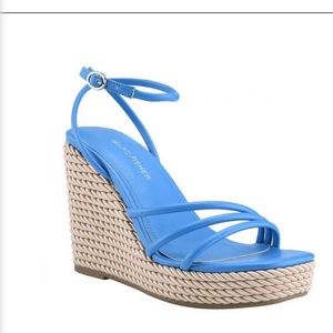 NWOT Marc Fisher Women’s Zeki Wedges size 6.5 -TEAL
